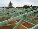 13.DEN Montáž dřevěných příhradových vazníků střechy